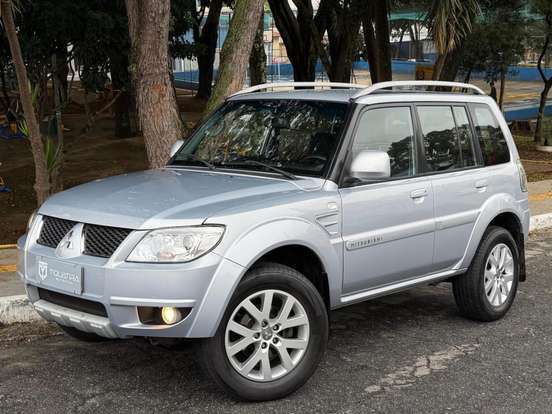 MITSUBISHI-PAJERO TR4-2012