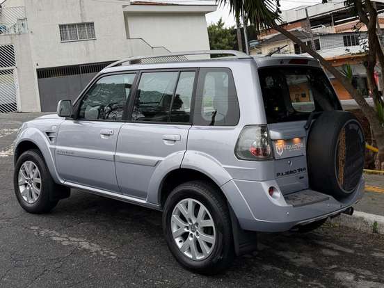 MITSUBISHI-PAJERO TR4-2012