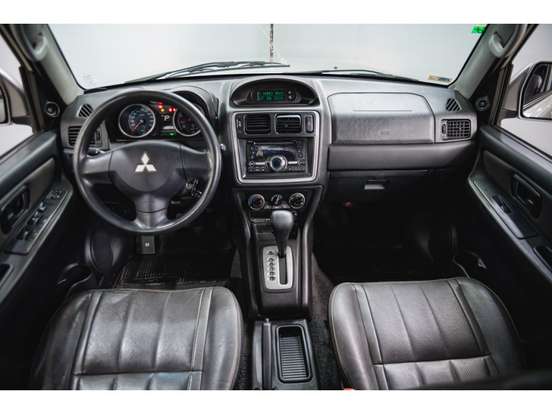 MITSUBISHI-PAJERO TR4-2.0 4X2 16V 140CV FLEX 4P AUTOMÁTICO MITSUBISHI-PAJERO TR4-2013