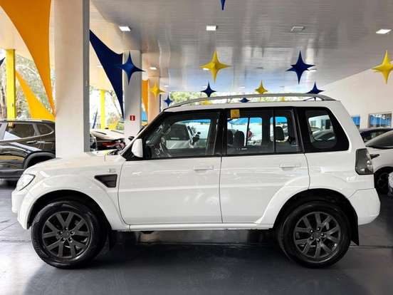 MITSUBISHI-PAJERO TR4-2.0 4X2 16V 140CV FLEX 4P AUTOMÁTICO MITSUBISHI-PAJERO TR4-2014