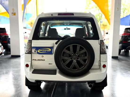 MITSUBISHI-PAJERO TR4-2014