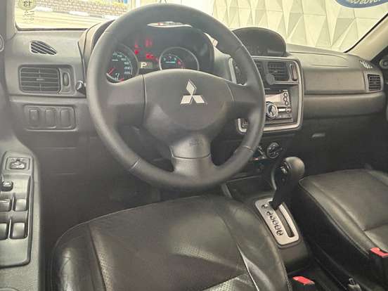MITSUBISHI-PAJERO TR4-2012