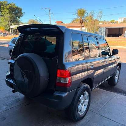 MITSUBISHI-PAJERO TR4-2005