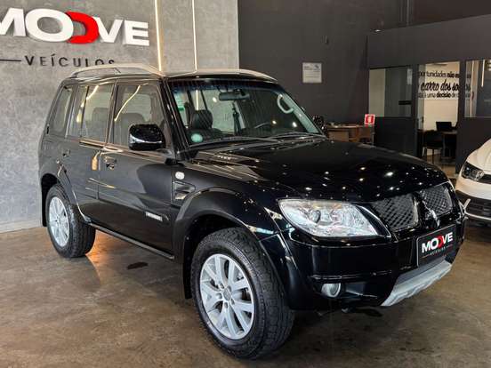 MITSUBISHI-PAJERO TR4-2.0 4X4 16V 140CV FLEX 4P AUTOMÁTICO MITSUBISHI-PAJERO TR4-2010