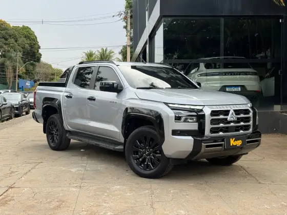 MITSUBISHI TRITON 2.4 BITURBO DIESEL CD KATANA 4X4 AUTOMÁTICO