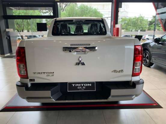MITSUBISHI-TRITON-2.4 BITURBO DIESEL CD GLS 4X4 AUTOMÁTICO MITSUBISHI-TRITON-2026