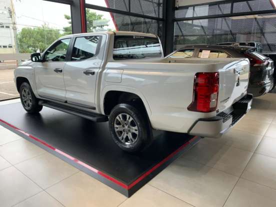 MITSUBISHI-TRITON-2.4 BITURBO DIESEL CD GLS 4X4 AUTOMÁTICO MITSUBISHI-TRITON-2026