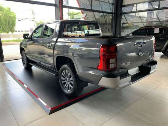 MITSUBISHI-TRITON-2026