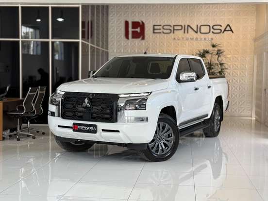 MITSUBISHI-TRITON-2.4 BITURBO DIESEL CD HPE 4X4 AUTOMÁTICO MITSUBISHI-TRITON-2025