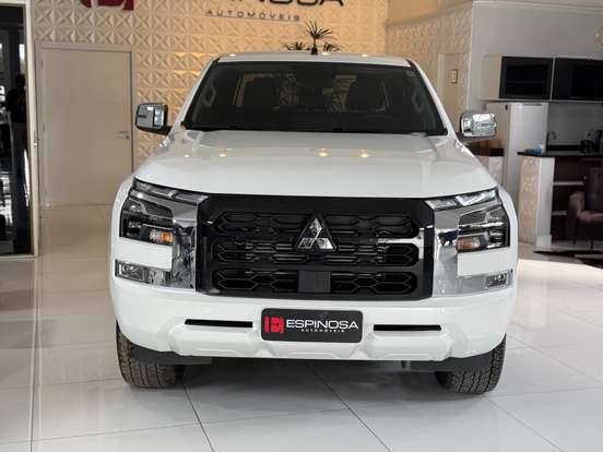 MITSUBISHI-TRITON-2.4 BITURBO DIESEL CD HPE 4X4 AUTOMÁTICO MITSUBISHI-TRITON-2025