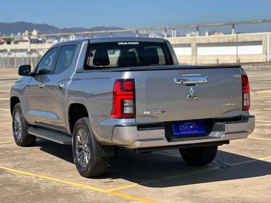 MITSUBISHI-TRITON-2.4 BITURBO DIESEL CD HPE-S 4X4 AUTOMÁTICO MITSUBISHI-TRITON-2025