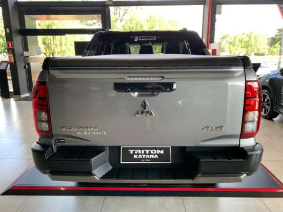 MITSUBISHI-TRITON-2026