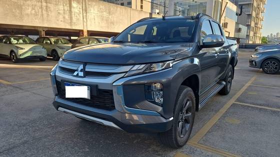 MITSUBISHI L200 TRITON 2.4 16V TURBO DIESEL SPORT HPE CD 4P 4X4 AUTOMÁTICO