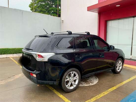 MITSUBISHI-OUTLANDER-2014