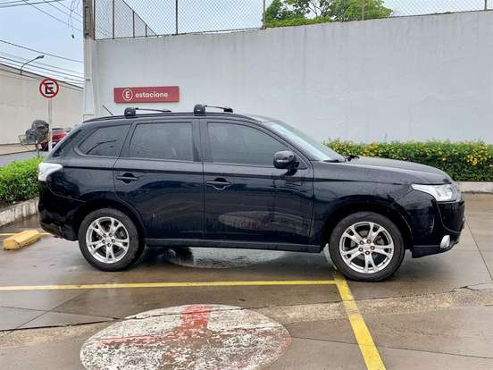 MITSUBISHI-OUTLANDER-2.0 16V GASOLINA 4P AUTOMÁTICO MITSUBISHI-OUTLANDER-2014