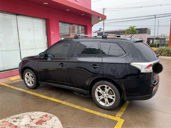 MITSUBISHI-OUTLANDER-2014