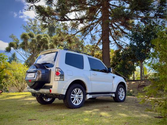 MITSUBISHI PAJERO FULL 3.2 HPE 4X4 16V TURBO INTERCOOLER DIESEL 2P AUTOMÁTICO