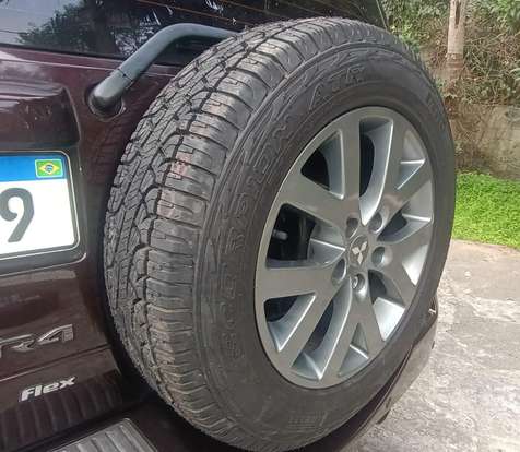 MITSUBISHI-PAJERO TR4-2013