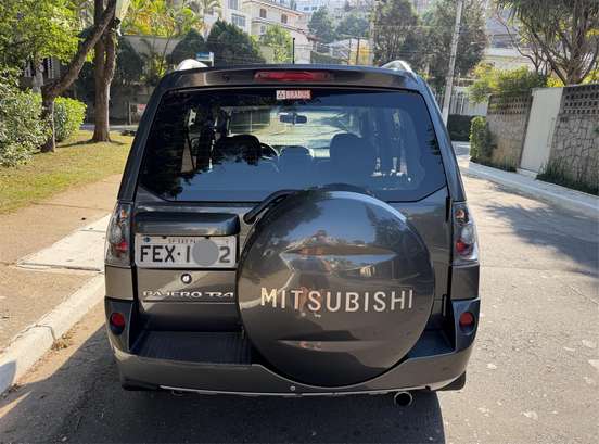MITSUBISHI-PAJERO TR4-2.0 4X4 16V 140CV FLEX 4P AUTOMÁTICO MITSUBISHI-PAJERO TR4-2012