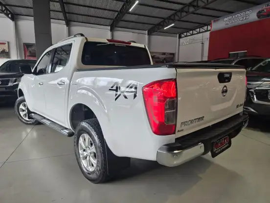 NISSAN-FRONTIER-2.3 16V TURBO DIESEL SE CD 4X4 AUTOMÁTICO NISSAN-FRONTIER-2017