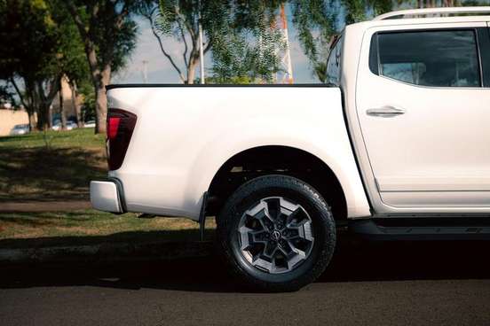 NISSAN-FRONTIER-2023