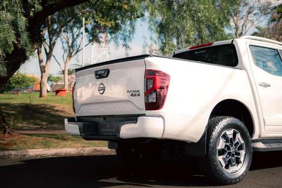 NISSAN-FRONTIER-2023
