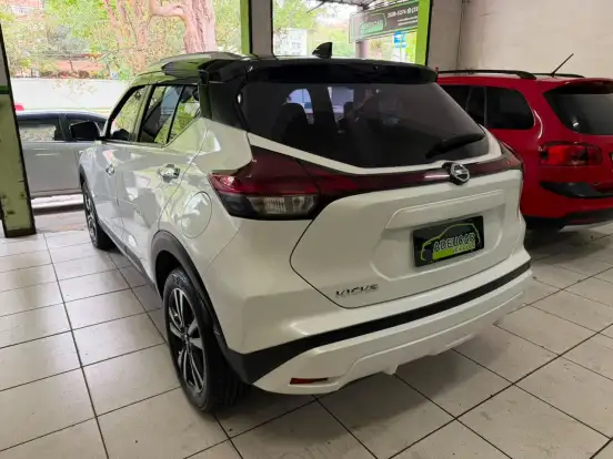 NISSAN-KICKS-2022