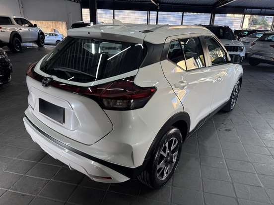 NISSAN-KICKS-2023