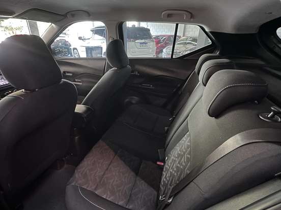 NISSAN-KICKS-2023