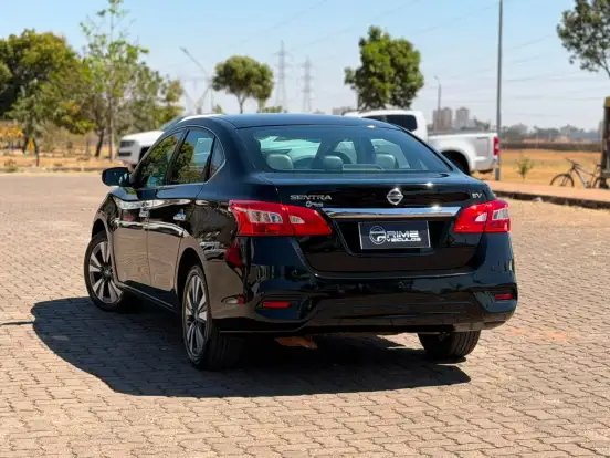 NISSAN-SENTRA-2.0 SV 16V FLEXSTART 4P AUTOMÁTICO NISSAN-SENTRA-2017