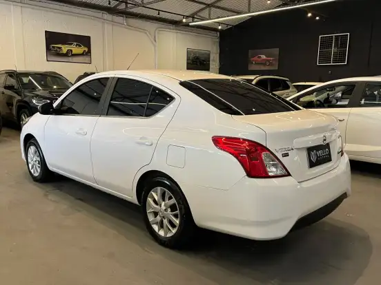 NISSAN-VERSA-1.6 16V FLEX SV 4P XTRONIC NISSAN-VERSA-2017