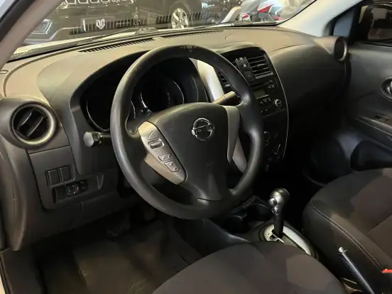 NISSAN-VERSA-1.6 16V FLEX SV 4P XTRONIC NISSAN-VERSA-2017