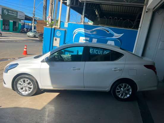 NISSAN-VERSA-1.6 16V FLEXSTART SV 4P XTRONIC NISSAN-VERSA-2017