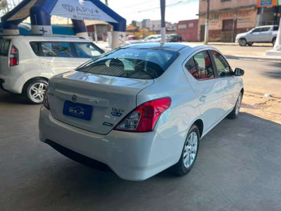 NISSAN-VERSA-1.6 16V FLEXSTART SV 4P XTRONIC NISSAN-VERSA-2017