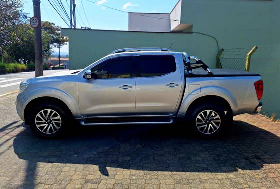 NISSAN FRONTIER 2.3 16V TURBO DIESEL LE CD 4X4 AUTOMÁTICO