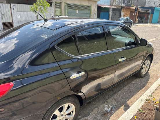 NISSAN-VERSA-2014