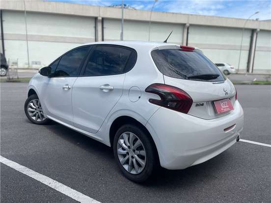 PEUGEOT-208-2019