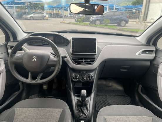 PEUGEOT-208-2019