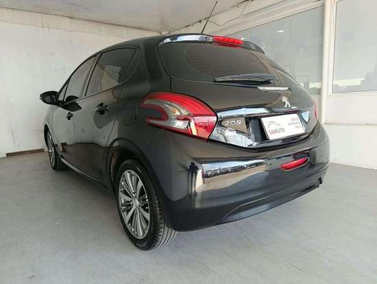 PEUGEOT-208-2019