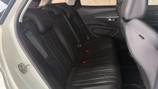 PEUGEOT-3008-2019