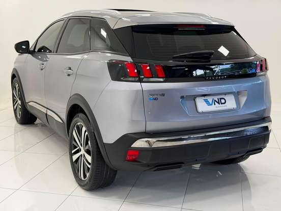 PEUGEOT-3008-2018