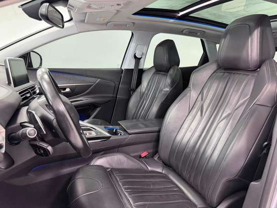 PEUGEOT-3008-2018