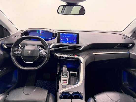 PEUGEOT-3008-2018