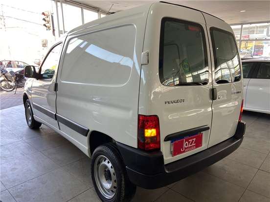 PEUGEOT-PARTNER-2020