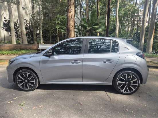 PEUGEOT-208-2023