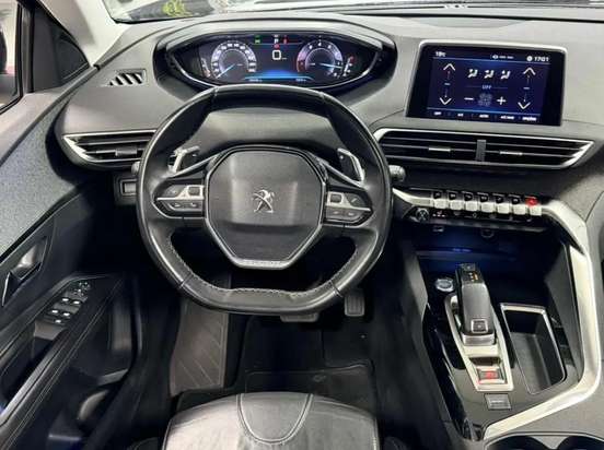 PEUGEOT-3008-2018