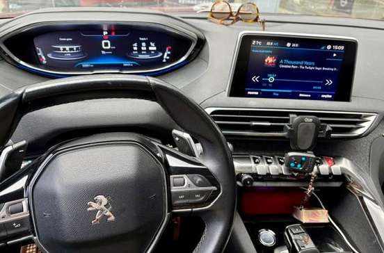 PEUGEOT-3008-2018