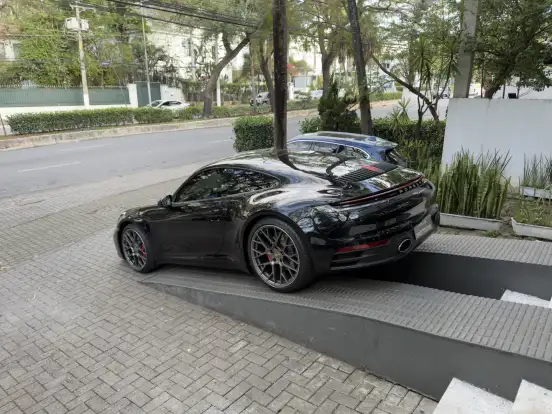 PORSCHE-911-2020