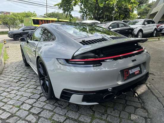 PORSCHE-911-2021