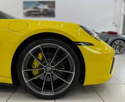 PORSCHE-911-2020